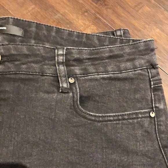 SIMON Chang black denim jeans. - Picture 7 of 7